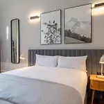 Apartahotel Limehome Rua De Dom Manuel Ii 4*