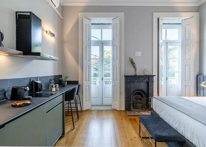 Apart-hotel Limehome Rua De Dom Manuel Ii 4*