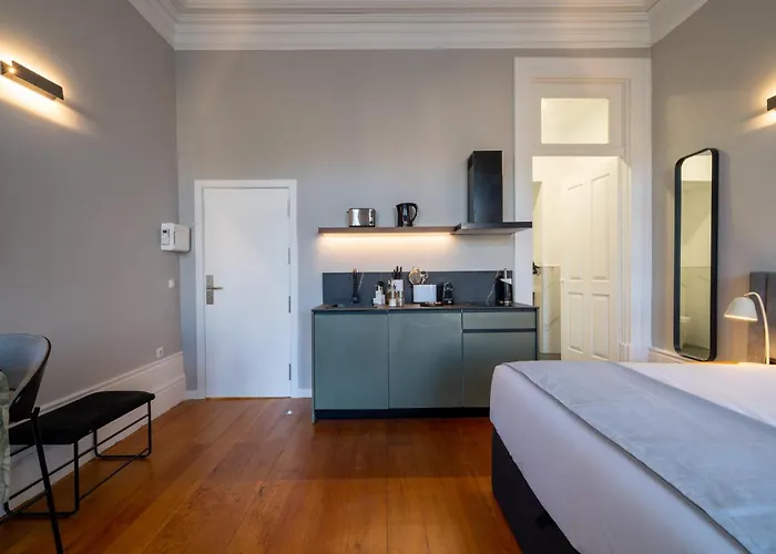 Limehome Rua De Dom Manuel Ii Апарт-отель 4*