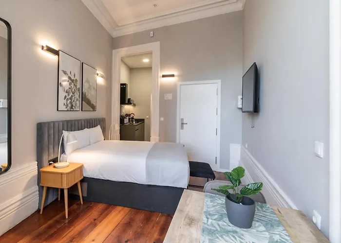 Limehome Rua De Dom Manuel Ii Apart-hotel