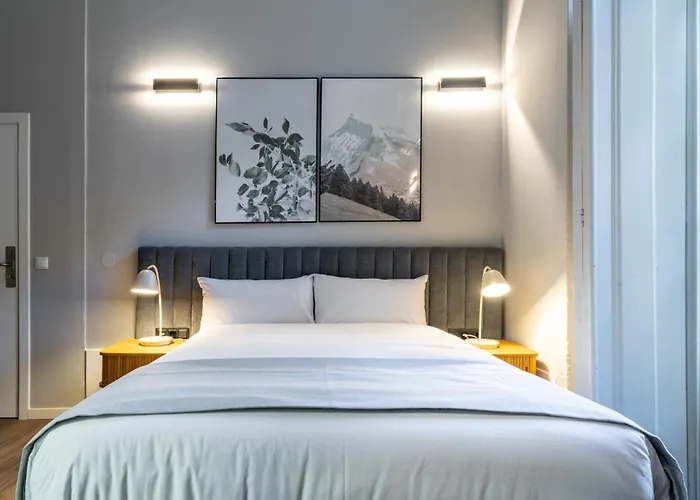 Limehome Rua De Dom Manuel Ii 4* Порту