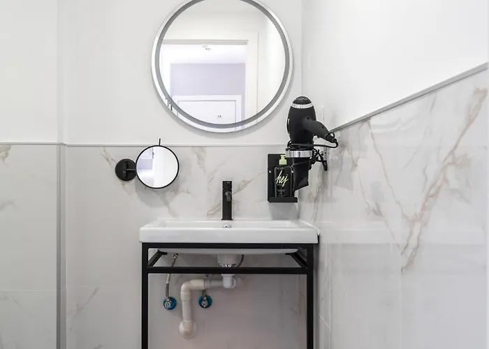 Ξενοδοχείο με διαμερίσματα Limehome Rua De Dom Manuel Ii Πόρτο