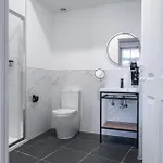 Limehome Rua De Dom Manuel Ii 4*