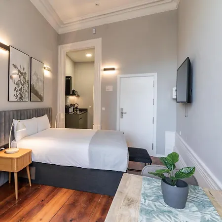 Limehome Rua De Dom Manuel Ii Apartmanhotel