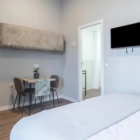 Limehome Rua De Dom Manuel Ii Apartmanhotel 4*