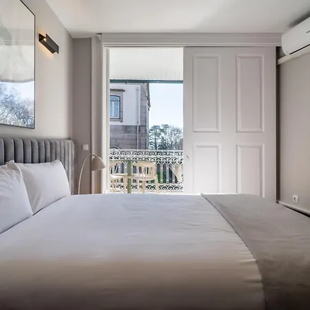 Limehome Rua De Dom Manuel Ii 4* Porto