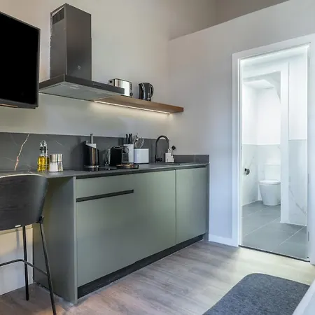 Aparthotel Limehome Rua De Dom Manuel Ii 4*