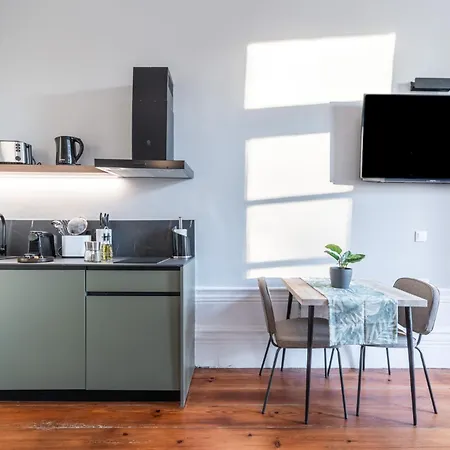 Limehome Rua De Dom Manuel Ii Apartmanhotel