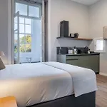 Limehome Rua De Dom Manuel Ii 4*