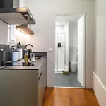 Limehome Rua De Dom Manuel Ii 4* Oporto