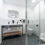 Limehome Rua De Dom Manuel Ii 4* Oporto