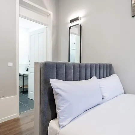 Limehome Rua De Dom Manuel Ii Apart Otel 4*